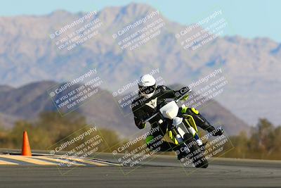 media/Jan-09-2022-SoCal Trackdays (Sun) [[2b1fec8404]]/Turn 14 (10am)/